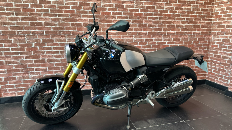 24MY BMW R12 Ninet